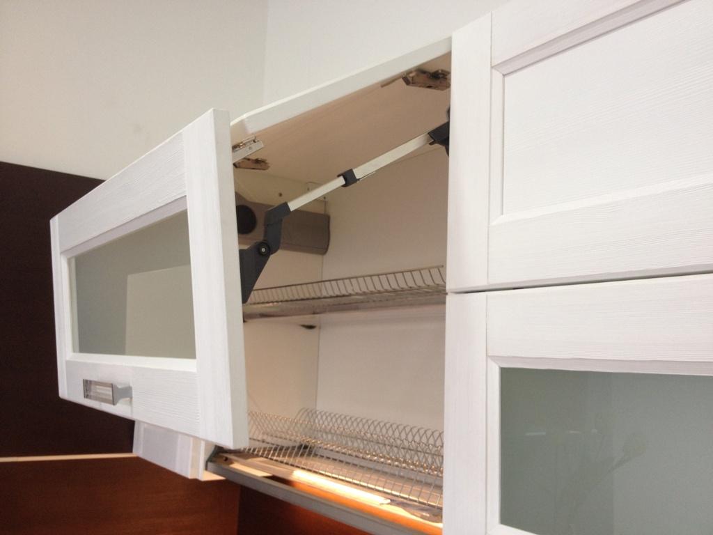 Кухня Марсель из массива ясеня в скандинавском стиле